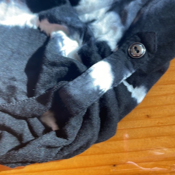 XXL Bandolino Black and white beaded top. - Picture 4 of 13